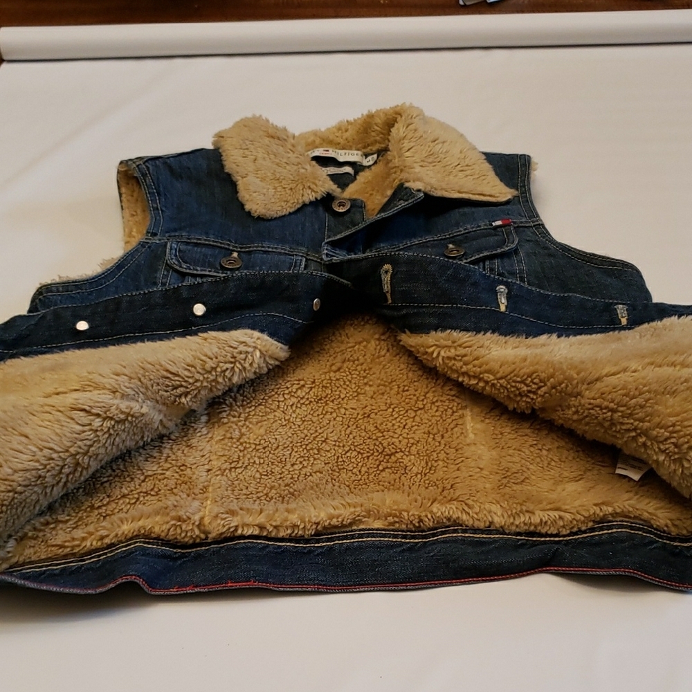 Vintage TOMMY HILIGER Sleeveless Denim Sherpa-Lined Vest - Picture 2 of 10